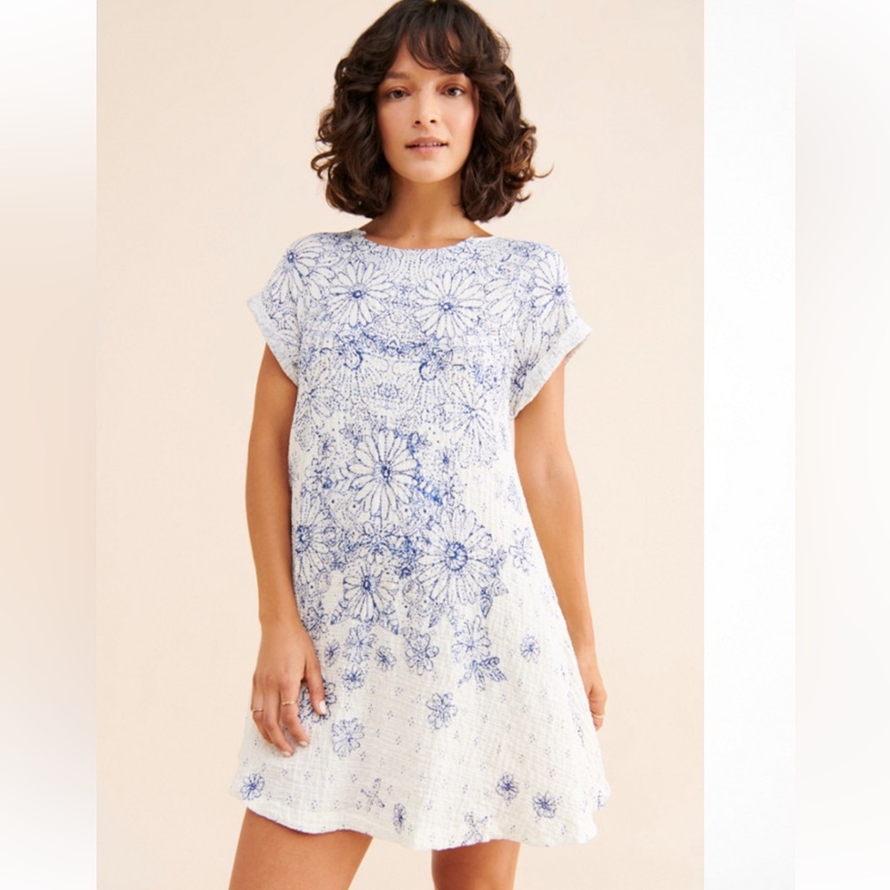 Free People ivory floral dress w/back cut-out in gauzy fabric w blue design